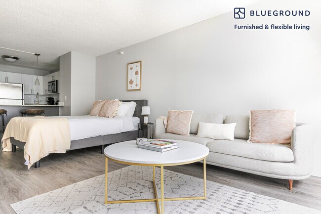 180 N Jefferson St unit FL6-ID1216, Chicago, IL 60661 - photo 3