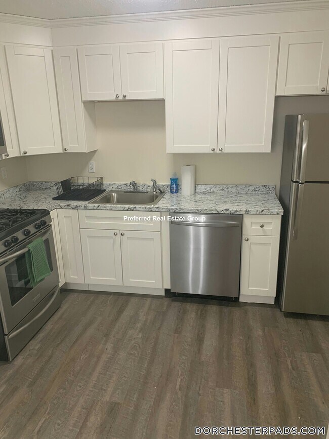 65 Nightingale St unit 4L, Dorchester Center, MA 02124 - photo 3