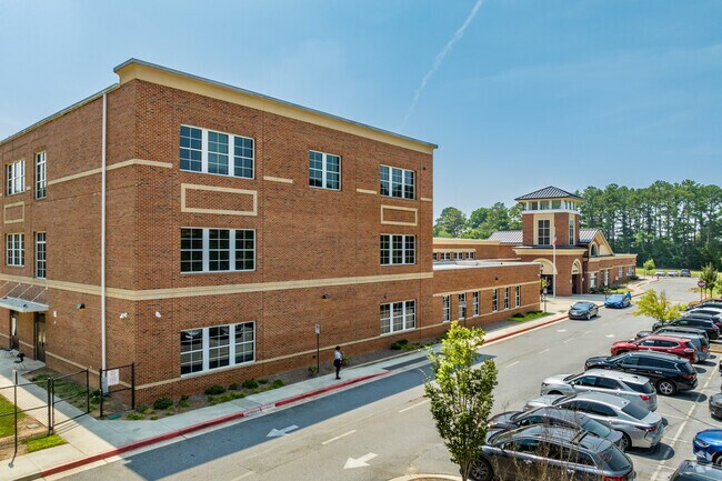 Main building at Rockbridge Elementary School in Atlanta.