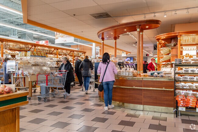 Montrose Market offers a variety of groceries, including Polish staples in Colonial Heights.