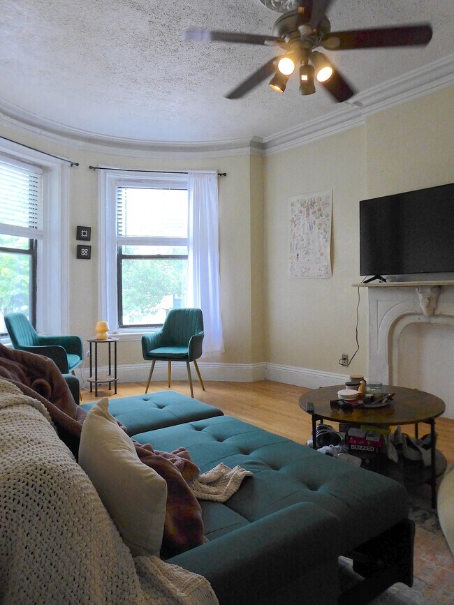 5 Warwick St, Roxbury Crossing, MA 02120 - photo 2