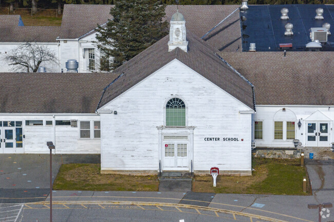 Center Elementary School at 8 Obtuse Hill Road in Brookfield, CT.