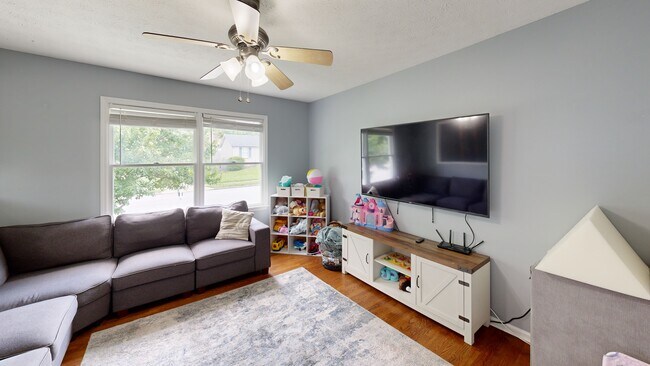 113 Alpine Way unit 2, Nicholasville, KY 40356 - photo 2