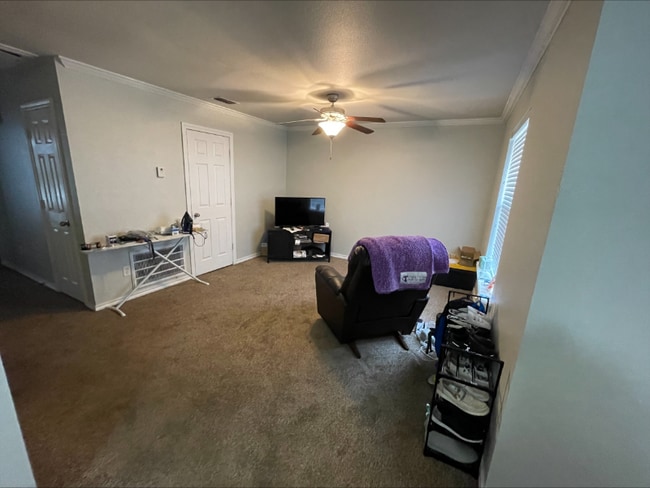 852 W Vanderbilt St unit 1202, Stephenville, TX 76401 - photo 3