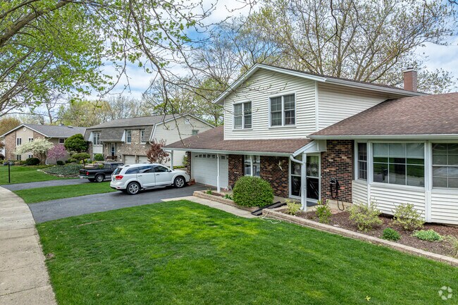 Older homes in Whalon Lake, from the late 20th century, sell between $300,000 and $370,000.