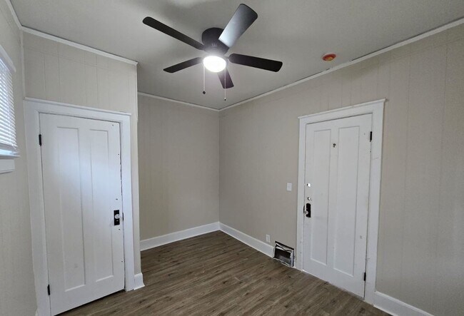 3475 Crane St, Detroit, MI 48214 - photo 6