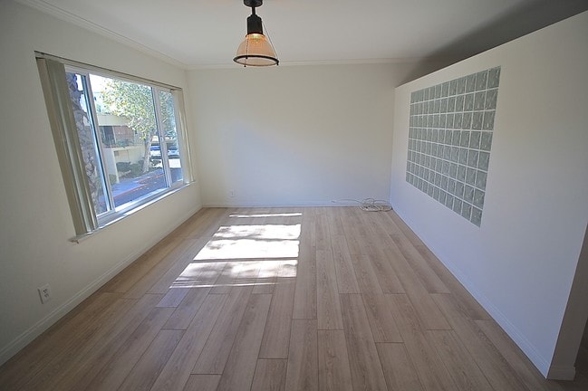 11138 Aqua Vista St unit 49, North Hollywood, CA 91602 - photo 3