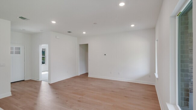 540 Tekoa Dr, Georgetown, TX 78628 - photo 7