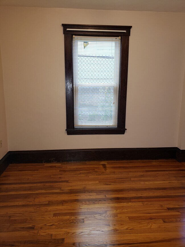 21 Waverly St, Fitchburg, MA 01420 - photo 5