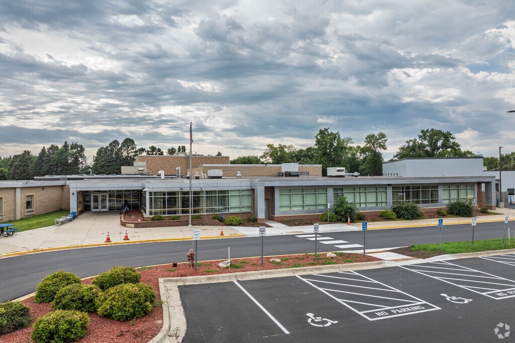 Lake Crystal Wellcome Memorial Elementary demonstrates outstanding academic achievement with math proficiency rates that exceed state averages while serving 31% economically disadvantaged students.