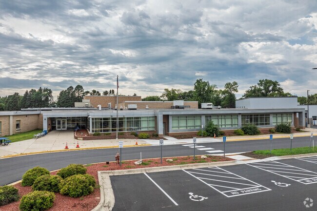 Lake Crystal Wellcome Memorial Elementary demonstrates outstanding academic achievement with math proficiency rates that exceed state averages while serving 31% economically disadvantaged students.