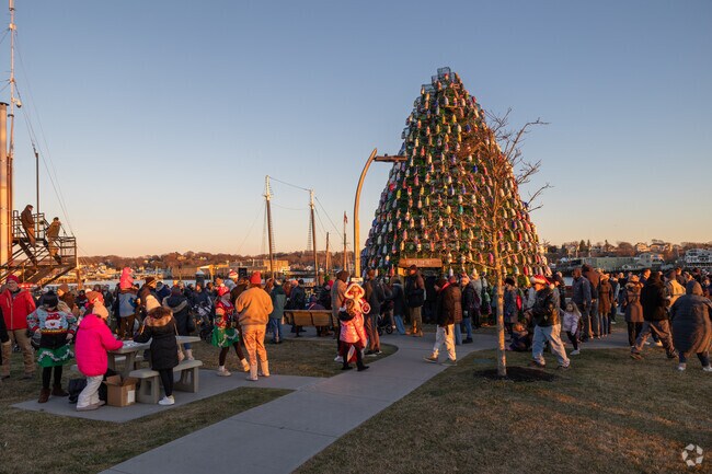 The brilliant sun sets on Deck the Docks in Central Gloucester.