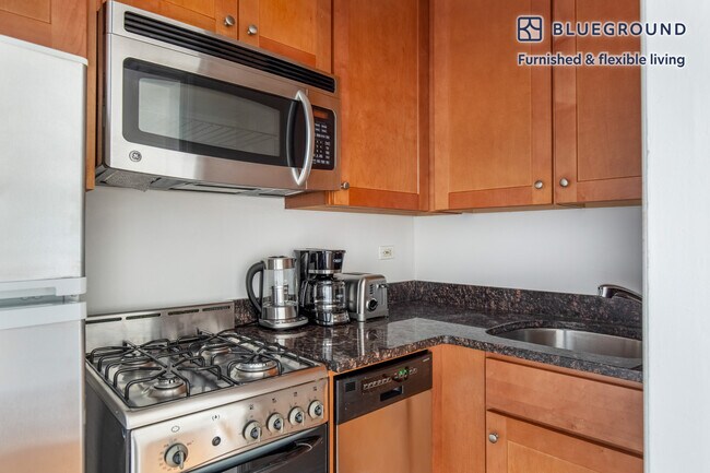 952 5th Ave unit FL6-ID998, New York, NY 10075 - photo 7