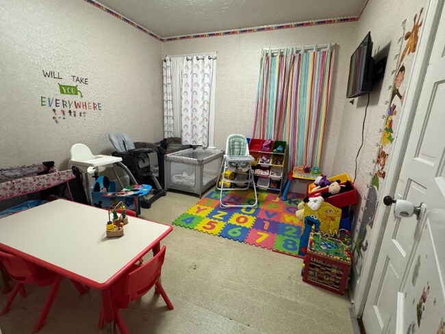 11 Pattison St unit 2, Worcester, MA 01604 - photo 5