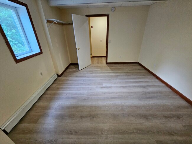 10 Mountain View Blvd unit 1-B, South Burlington, VT 05403 - photo 7