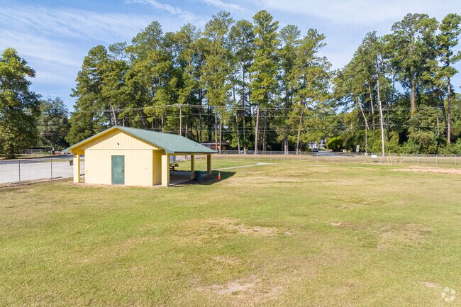 The local Minnick Park has lots of green space and a pavilion for the residents of Richmond Hill