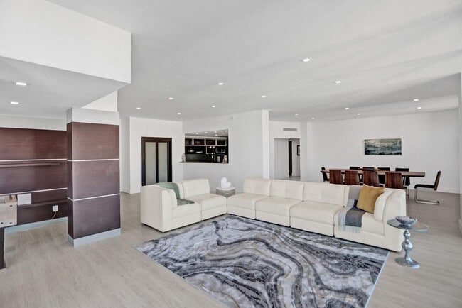 4001 S Ocean Dr unit ID1352861P, Hollywood, FL 33019 - photo 2