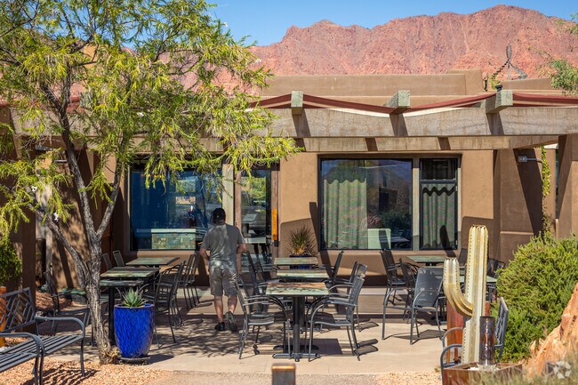 The Rusted Cactus provides a bar & grill experience in Shonto Point.