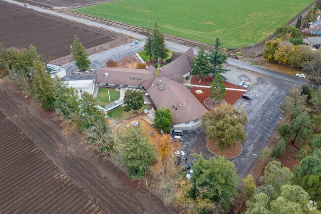 Neighborhood Christian School encourage critical thinking and creativity.