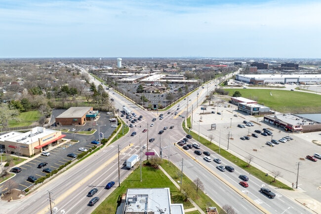 Sandwiched between two highways, Mount Shire is a laidback neighborhood.