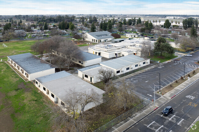 Edison-Bethune Charter Academy School is located in Fresno.