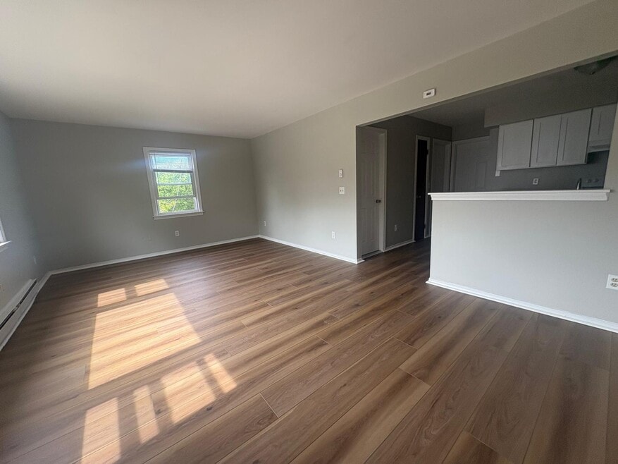 220 Glen Haven Rd unit E, New Haven, CT 06513 - photo 1