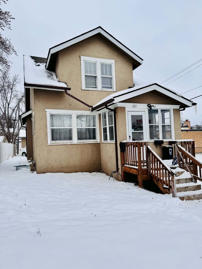 625 Hawthorne Ave E, Saint Paul, MN 55130