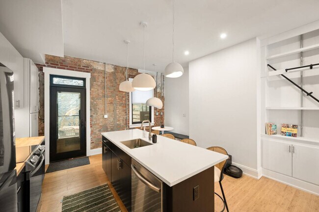 2 Hust Aly unit ID1315617P, Cincinnati, OH 45202 - photo 7