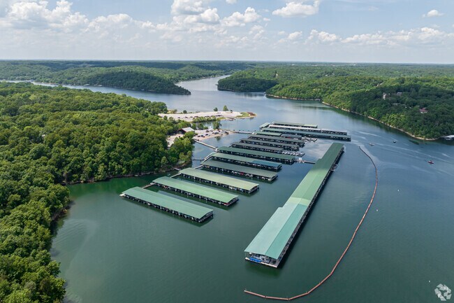 The Prairie Creek Marina on Beaver Lake offers boat rentals, slips, ramps and more.