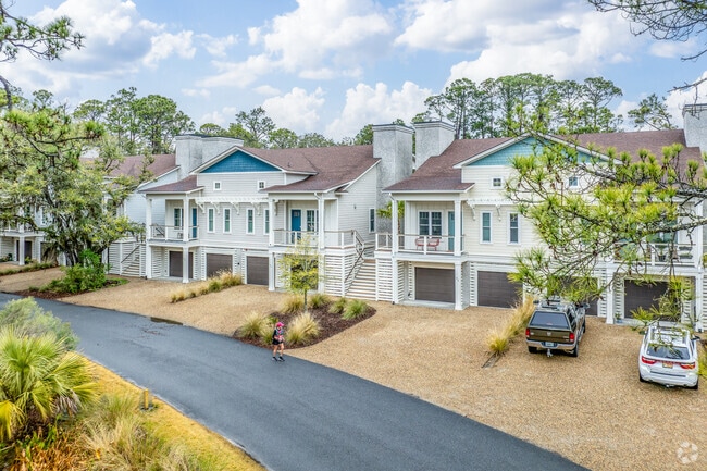 Stylish condo's offer the best of costal living and comfort on Jekyll Island.