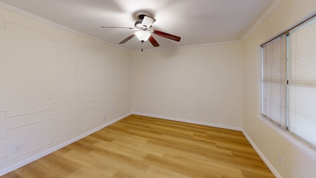 1214 Baylor Ave unit 205, Waco, TX 76706 - photo 3