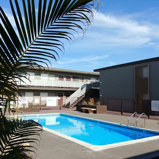 REGAL MANOR, Hawthorne, CA 90250 - photo 1