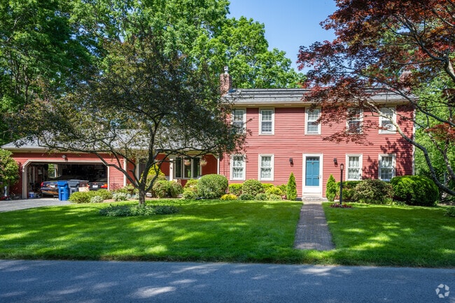 Historic colonial homes can be found in Cowesett, Rhode Island.