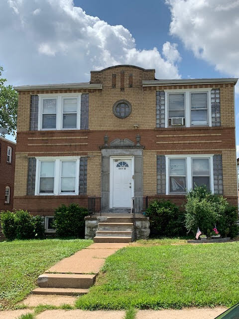 4960 Kemper Ave unit 2nd floor, Saint Louis, MO 63139 - photo 2