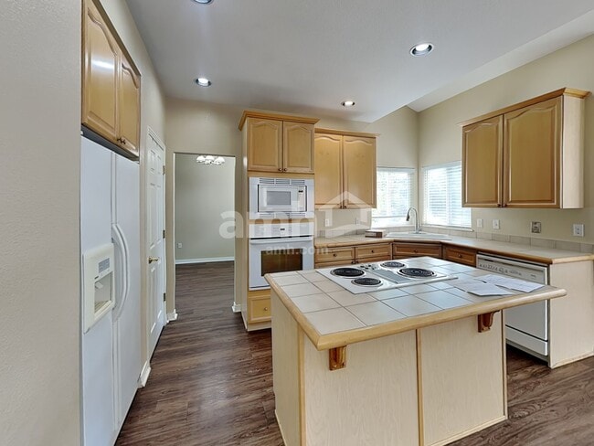 4244 Lark Sparrow St, Highlands Ranch, CO 80126 - photo 4