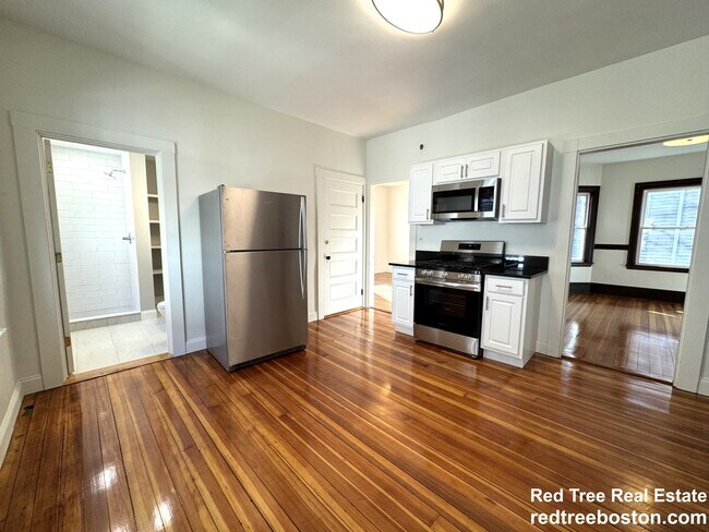 11 E Milton Rd, Brookline, MA 02445 - photo 5