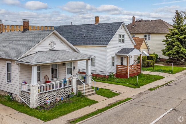 Uptown-The Junction has mostly single-family homes.