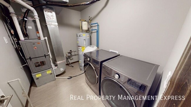 6405 W 6th Place, Sioux Falls, SD 57107 - photo 7