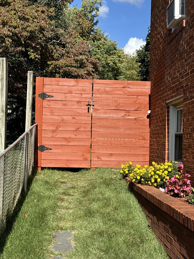 914 Daleview Dr, Silver Spring, MD 20901 - photo 7