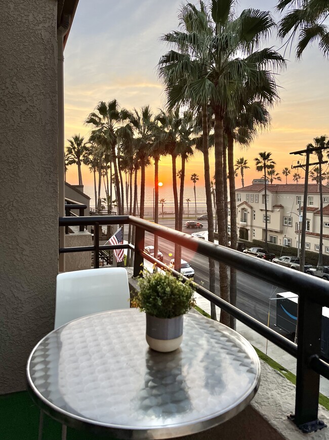 1200 Pacific Coast Hwy Unit 4XX, Huntington Beach, CA 92648