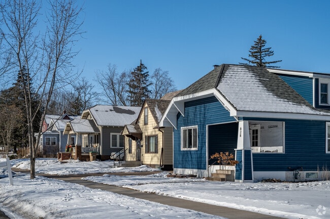 Cottages in Chippewa Falls come in a varity of styles and colors.