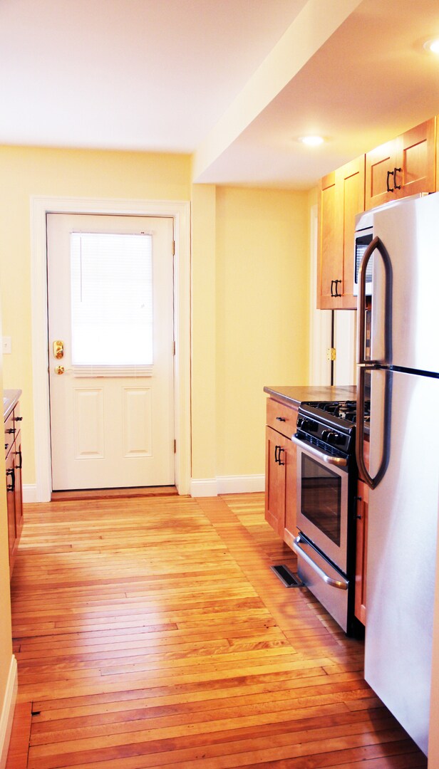 40 Blodgett St unit 2, Burlington, VT 05401 - photo 2