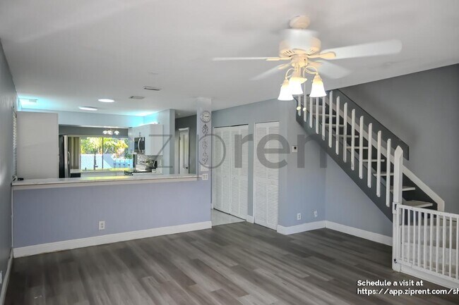 9761 Riverside Dr, Coral Springs, FL 33071 - photo 6