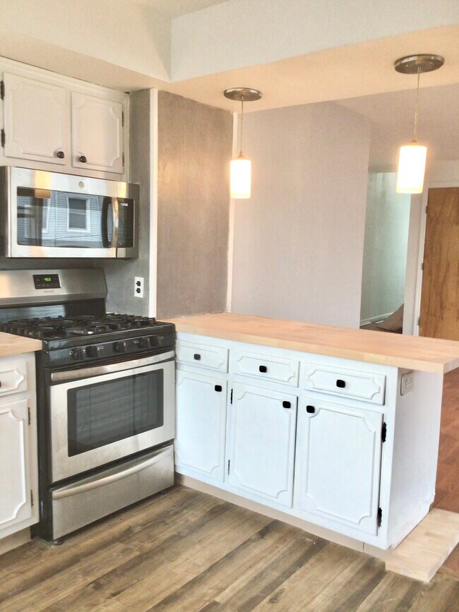 506 Gregory Ave unit FL2, Weehawken, NJ 07086 - photo 2