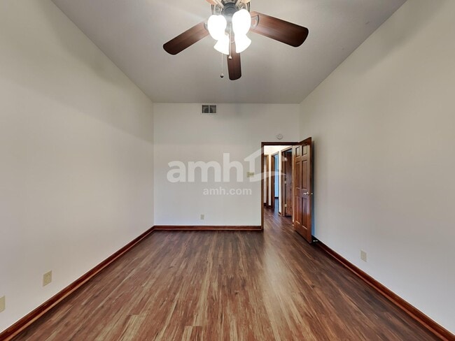 9940 Wellcroft Ln, Indianapolis, IN 46236 - photo 7