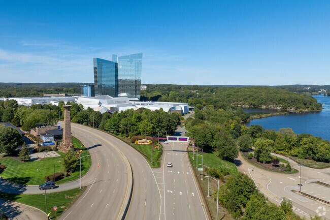 Fun, entertainment and shopping are just a quick drive away at the Mohegan Sun Resort.
