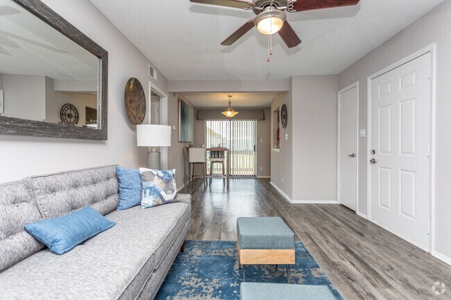 1BR, 1BA - 750 SF Living Room