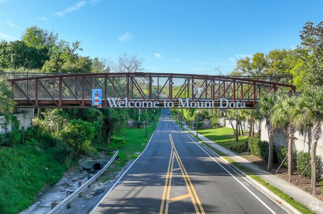 Mount Plymouth is only 10 minutes from Historic Downtown Mount Dora.