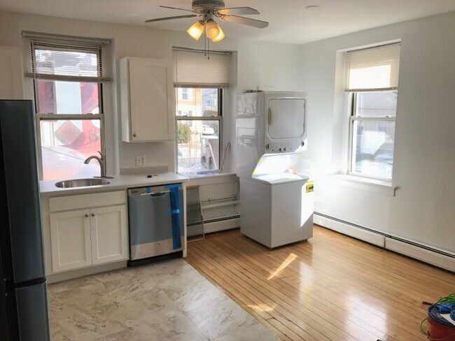 378 Thames St unit 1, Newport, RI 02840 - photo 7