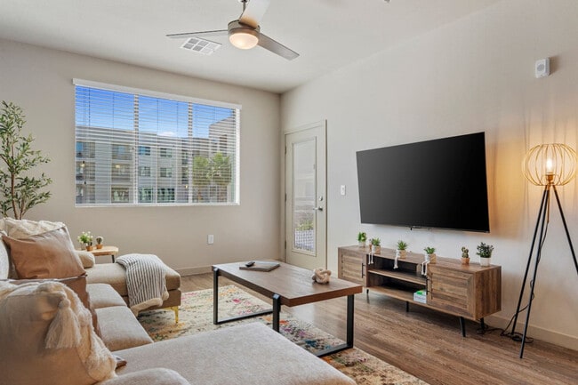 711 W Broadway Rd unit ID1366958P, Tempe, AZ 85282 - photo 2